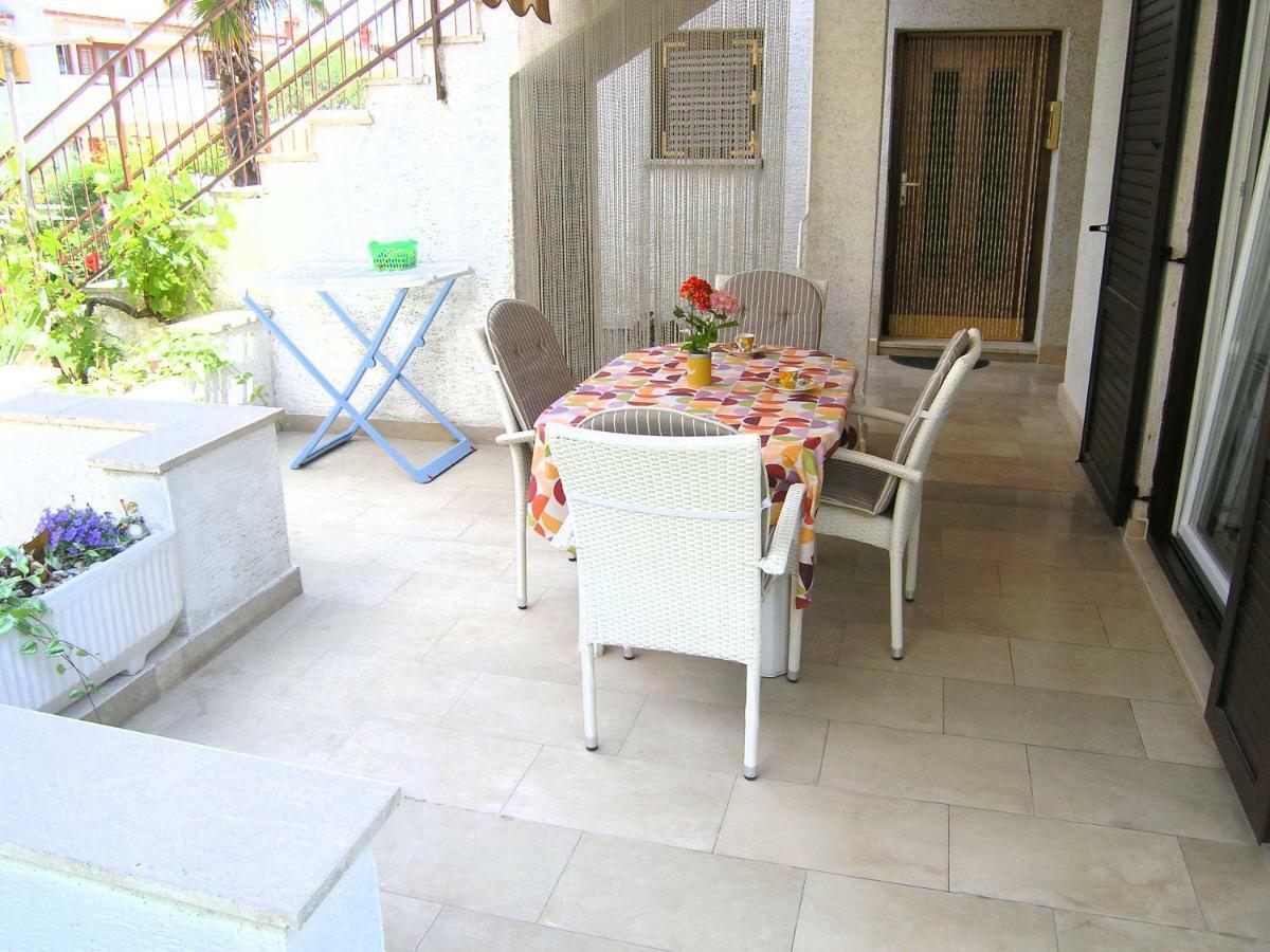 Apartment Zora Krk Town Exterior foto
