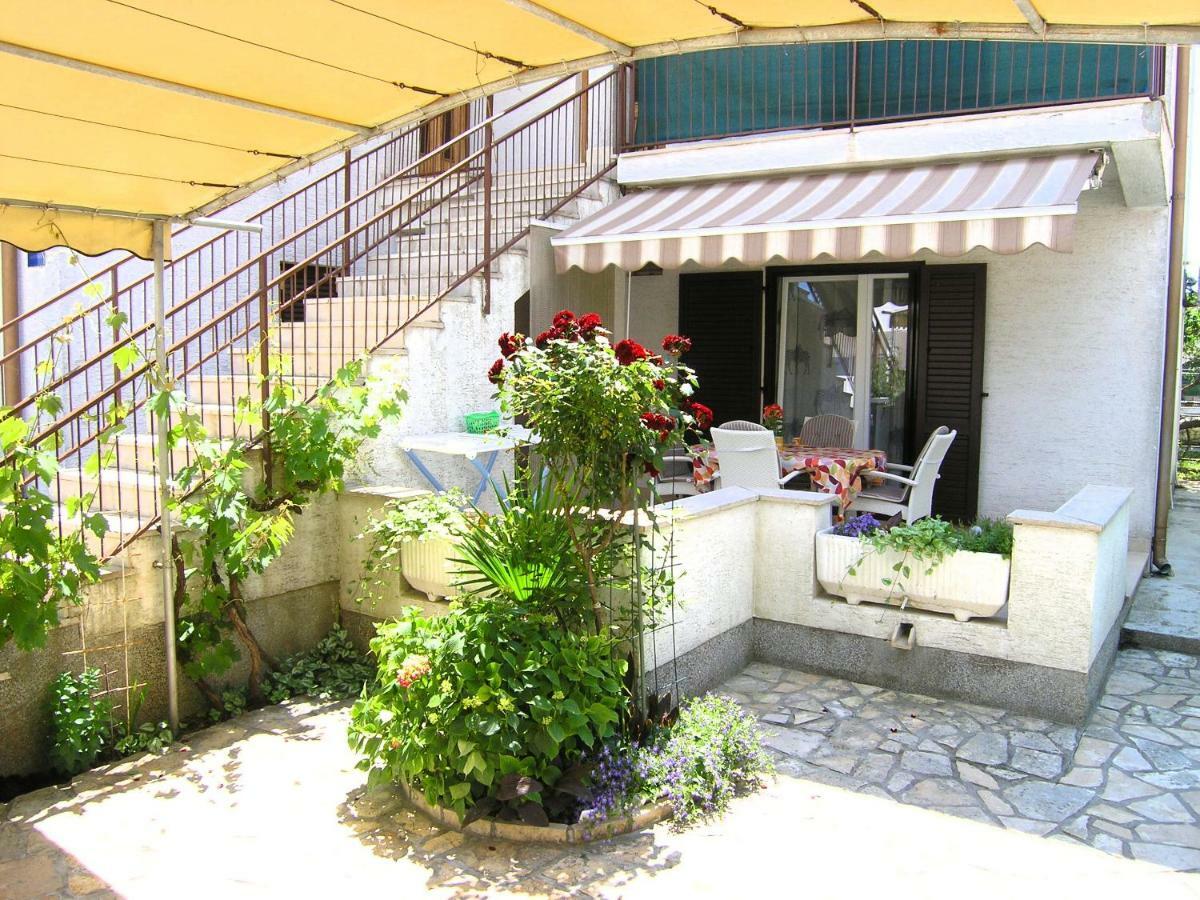 Apartment Zora Krk Town Exterior foto